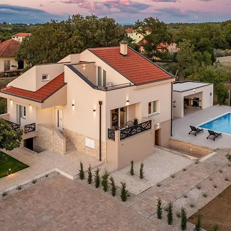 Semesterbostad Calma *