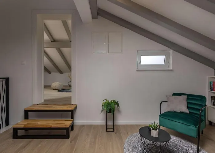 Calma Semesterbostad Brisevo