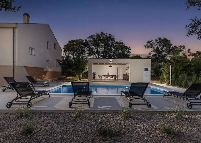 Calma Semesterbostad Brisevo